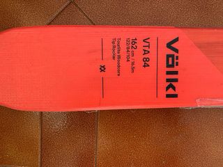 Esquís de travesía Völkl VTA 84 con fijaciones