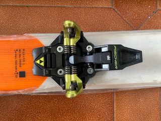 Esquís de travesía Völkl VTA 84 con fijaciones