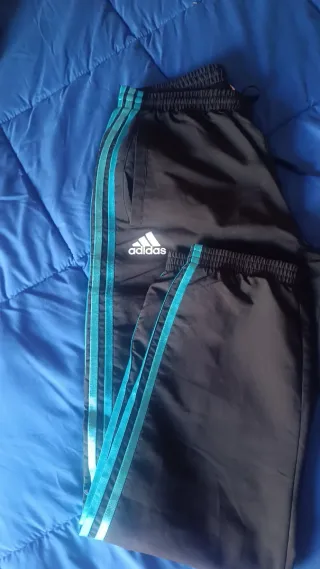 Pantalón chándal Adidas negro y turquesa