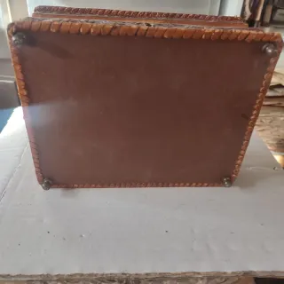 Caja joyero cuero repujado madera Don Quijote