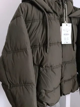 Anorak acolchado wáter repellent windproof Zara.