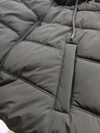 Anorak acolchado wáter repellent windproof Zara.