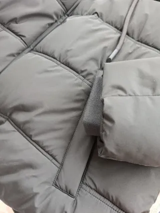 Anorak acolchado wáter repellent windproof Zara.