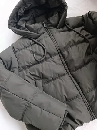 Anorak acolchado wáter repellent windproof Zara.