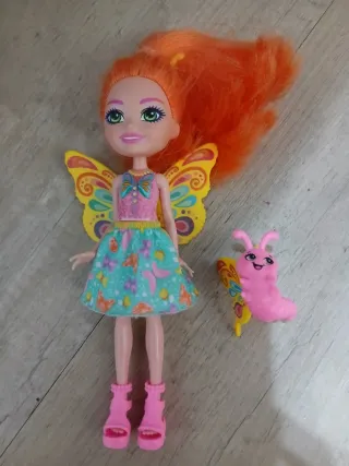 Muñeca Enchantimals con alas y oruga
