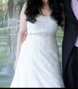 Vestido de novia y zapatos