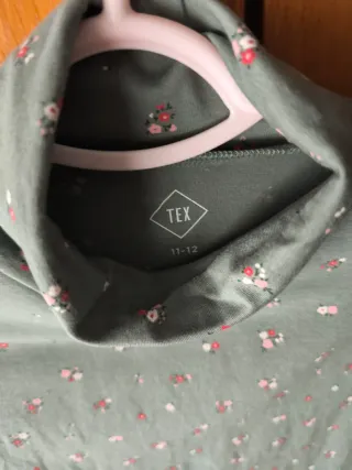 Camiseta cuello vuelto flores 11-12 años