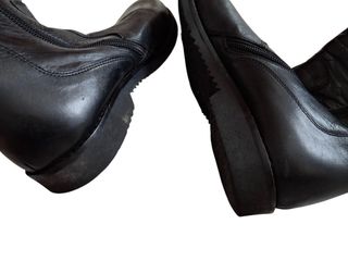 Stivali in pelle nera con cintura