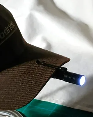 Mini linterna led de aluminio 300lm 8,8cm. Nueva