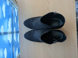 Botines Bershka tacón metalizado negro talla 39