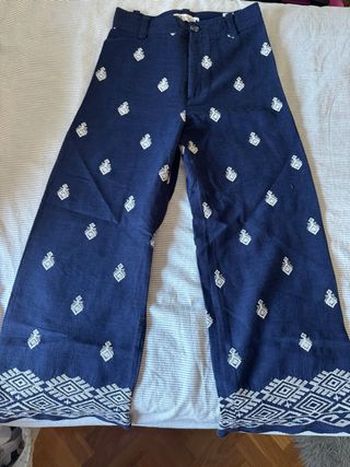 Pantalones anchos , con estampado