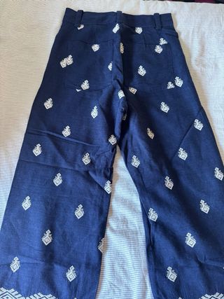 Pantalones anchos , con estampado