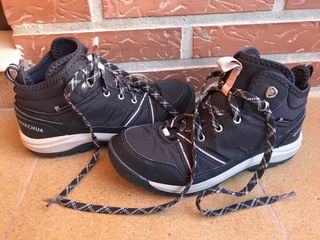 Botas de montaña niña negras y rosas