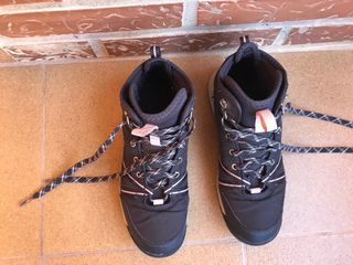 Botas de montaña niña negras y rosas