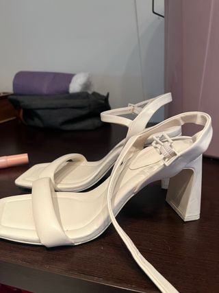 Sandali con tacco largo Stradivarius