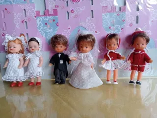 Vecchie bambole di gomma anni '70