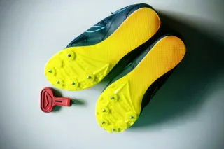 Zapatillas atletismo clavos T.40