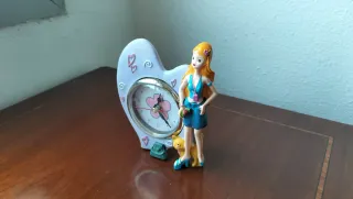 Figura Reloj Corazón Muñeca y Gato