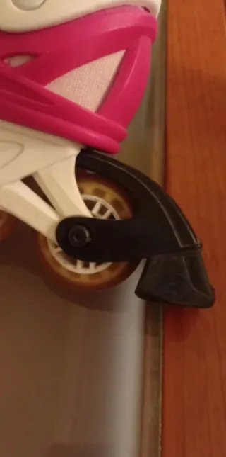 Patines en línea Boomerang rosas y blancos