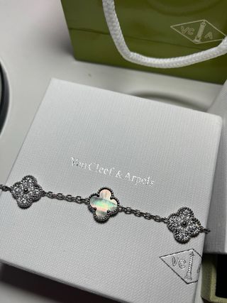 Van Cleef & Arpels Collar y Pulsera