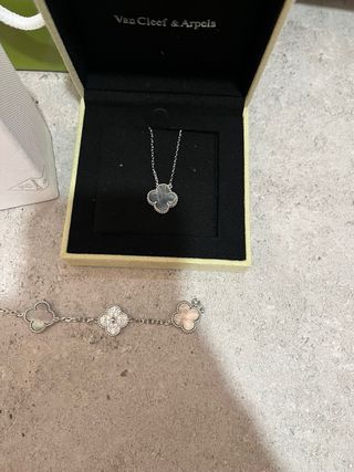 Van Cleef & Arpels Collar y Pulsera