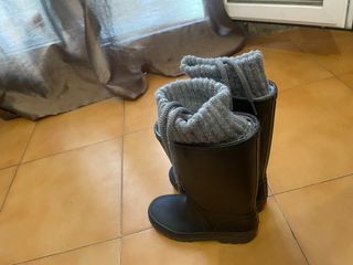 Botas de agua niña negras y grises