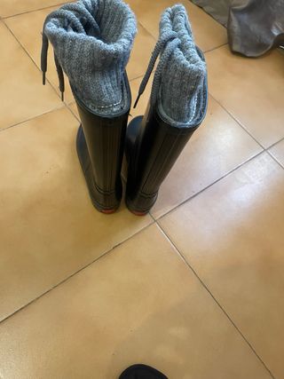 Botas de agua niña negras y grises