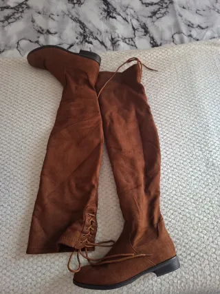 Stivali alti marroni