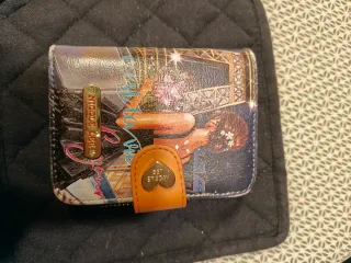 Monedero Tarjetero Nicole Lee con etiquetas