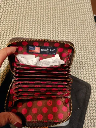 Monedero Tarjetero Nicole Lee con etiquetas