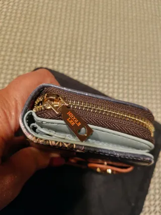 Monedero Tarjetero Nicole Lee con etiquetas