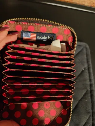 Monedero Tarjetero Nicole Lee con etiquetas