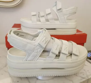 Sandalias Nike Icon Classic SNDL SE Talla 40.5