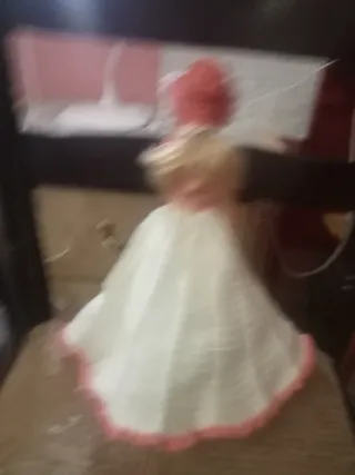 Barbie con vestido y sombrero crochet