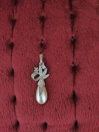 Colgante Plateado  Perla y Circonitas
