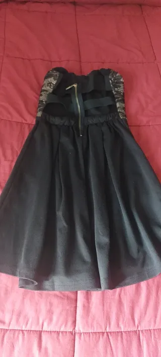 Vestito elegante senza spalline