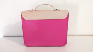 Bolso cartera/estilo mensajero rosa y beige