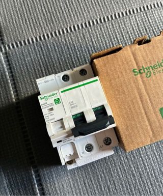 Limitador Sobretensiones Schneider C25