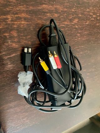 Xbox 360 con 2 controller e 2 giochi