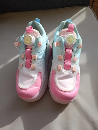 Zapatillas con ruedas desmontables