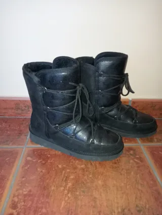 Stivali australiani da donna neri