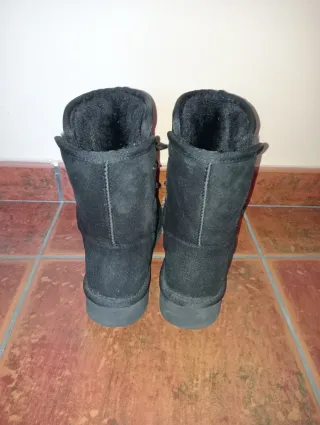 Stivali australiani da donna neri