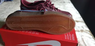 Zapatillas Nike  Talla 42 , 50 € el par!!!