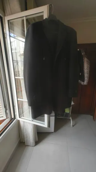 Abrigo de invierno negro