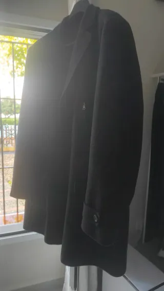 Abrigo de invierno negro