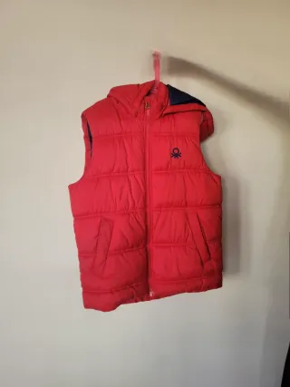 Mucha ropa, barata, precios negociables por packs.