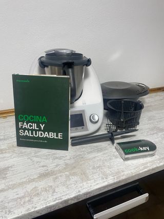 Thermomix  TM5 Completa + Accesorios + Libro