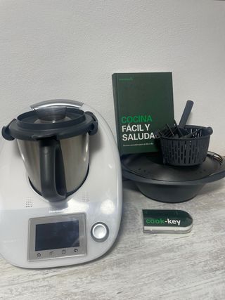 Thermomix  TM5 Completa + Accesorios + Libro