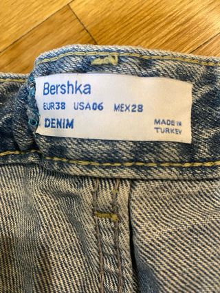 Pantalón vaquero Bershka The Straight Roto T38