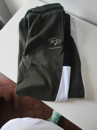 Pantalón chándal verde y blanco Talla S